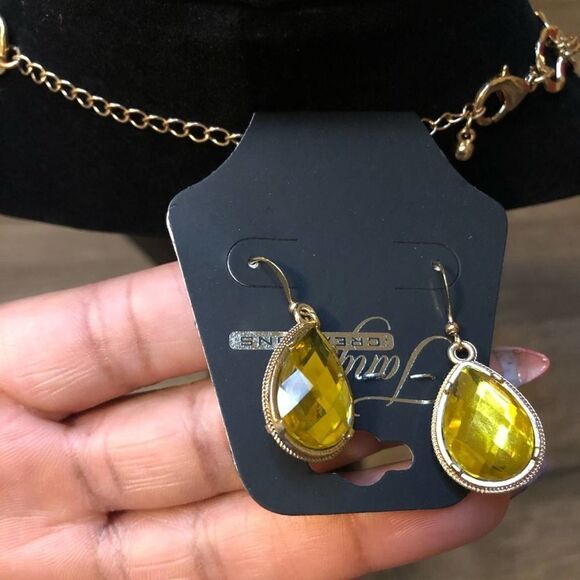 2/$20 Bright Yellow multi stone necklace and drop earrings set - Picture 6 of 6